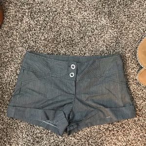 Stripped Shorts